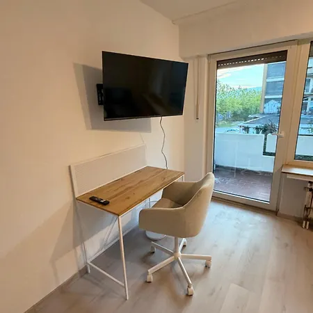 Zentrale Lage Mit Eigenem Stellplatz Fußläufig Zu Westfalenhalle Und Stadion Dortmund