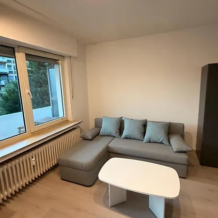 Zentrale Lage Mit Eigenem Stellplatz Fußläufig Zu Westfalenhalle Und Stadion Dortmund
