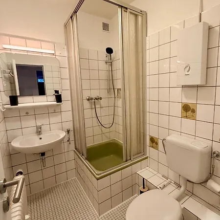 Zentrale Lage Mit Eigenem Stellplatz Fußläufig Zu Westfalenhalle Und Stadion Apartment Dortmund